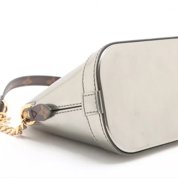 Authentic Louis Vuitton Vernis Alma - Picture 8 of 10